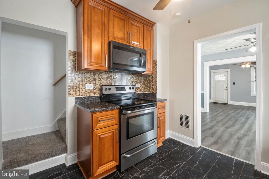 Image 17 of property listing at 7426 KENLEA AVE, Baltimore, MD 21236