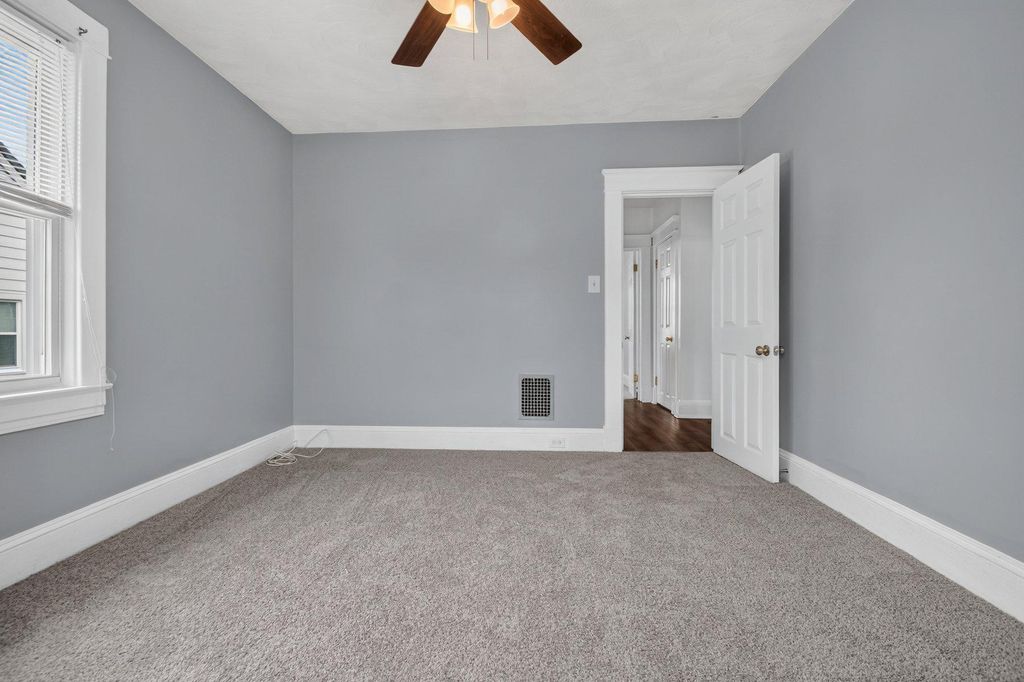 Image 19 of property listing at 7426 KENLEA AVE, Baltimore, MD 21236