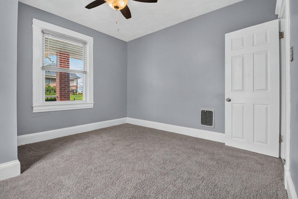 Image 24 of property listing at 7426 KENLEA AVE, Baltimore, MD 21236