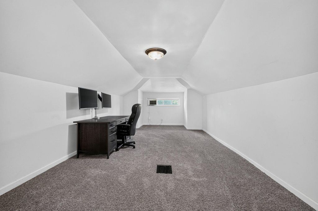 Image 25 of property listing at 7426 KENLEA AVE, Baltimore, MD 21236