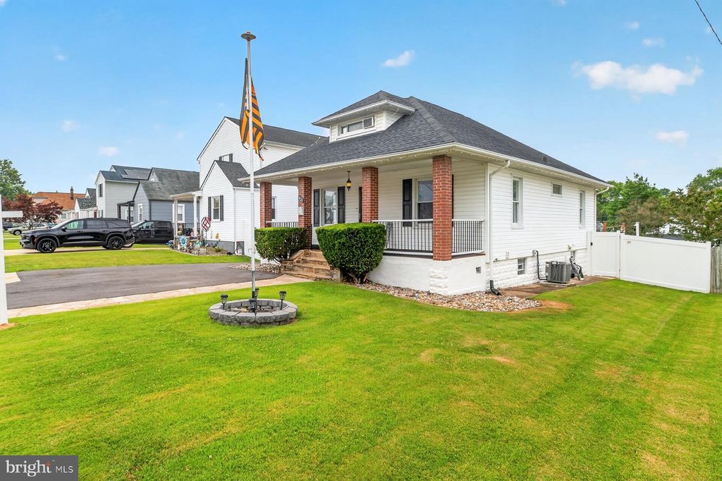 Image 4 of property listing at 7426 KENLEA AVE, Baltimore, MD 21236