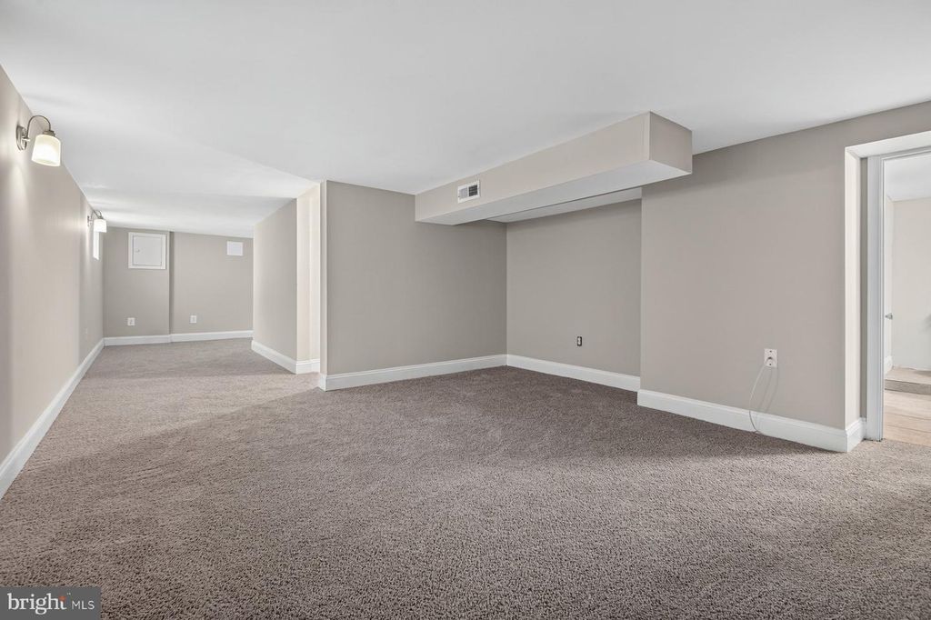 Image 31 of property listing at 7426 KENLEA AVE, Baltimore, MD 21236