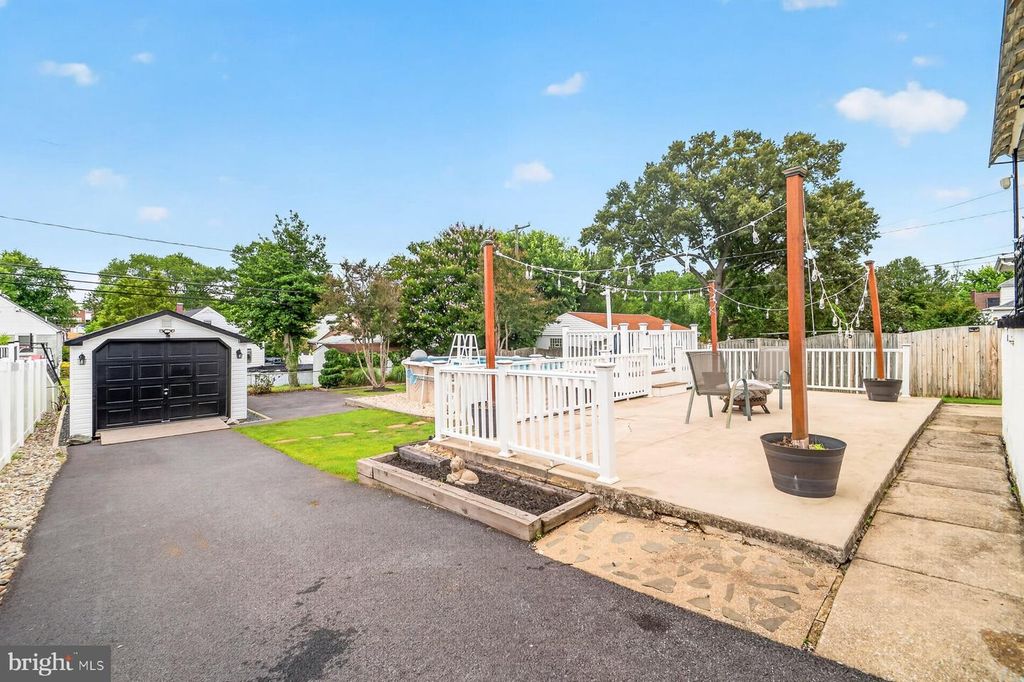 Image 34 of property listing at 7426 KENLEA AVE, Baltimore, MD 21236