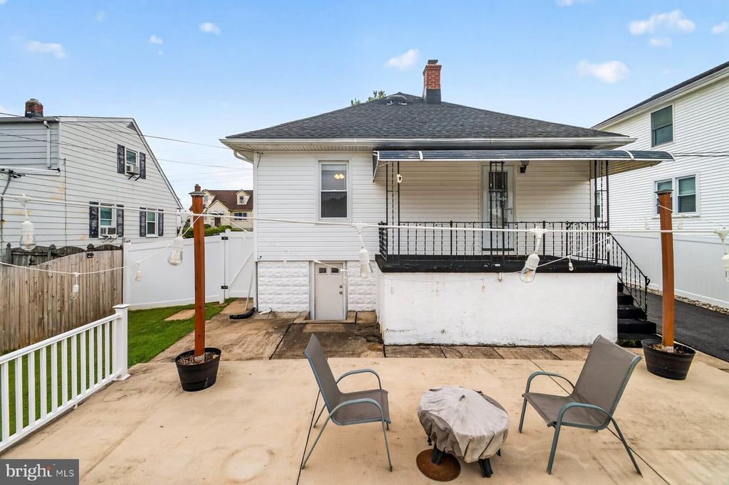 Image 37 of property listing at 7426 KENLEA AVE, Baltimore, MD 21236