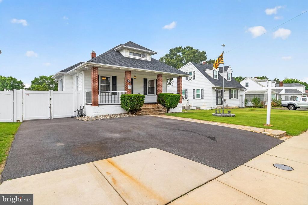 Image 5 of property listing at 7426 KENLEA AVE, Baltimore, MD 21236