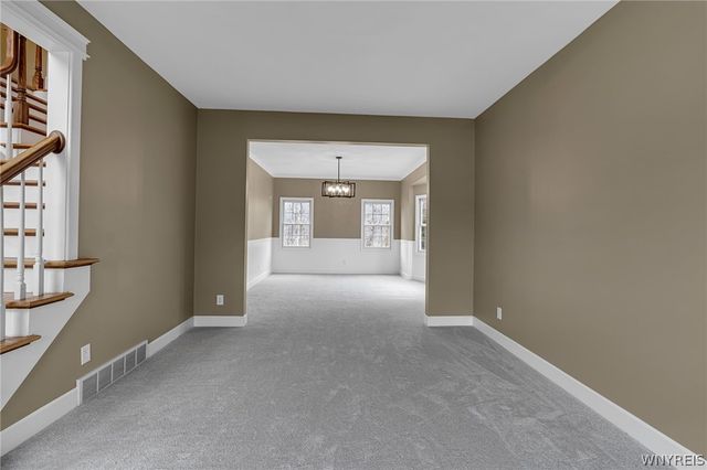 9 Hazelwood Lane, Grand Island, NY 14072