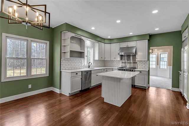 9 Hazelwood Lane, Grand Island, NY 14072