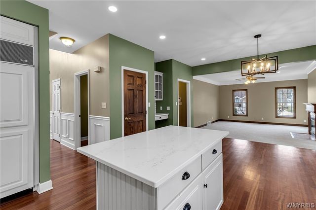 9 Hazelwood Lane, Grand Island, NY 14072