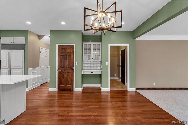 9 Hazelwood Lane, Grand Island, NY 14072