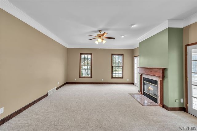 9 Hazelwood Lane, Grand Island, NY 14072