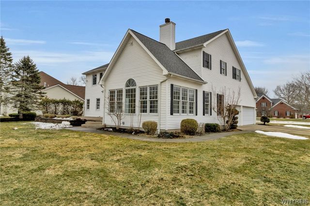 9 Hazelwood Lane, Grand Island, NY 14072