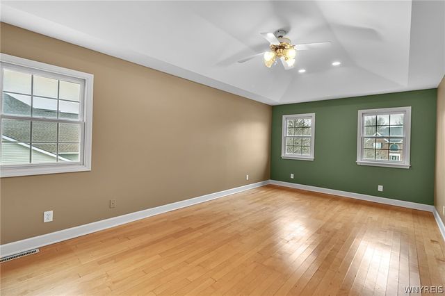 9 Hazelwood Lane, Grand Island, NY 14072