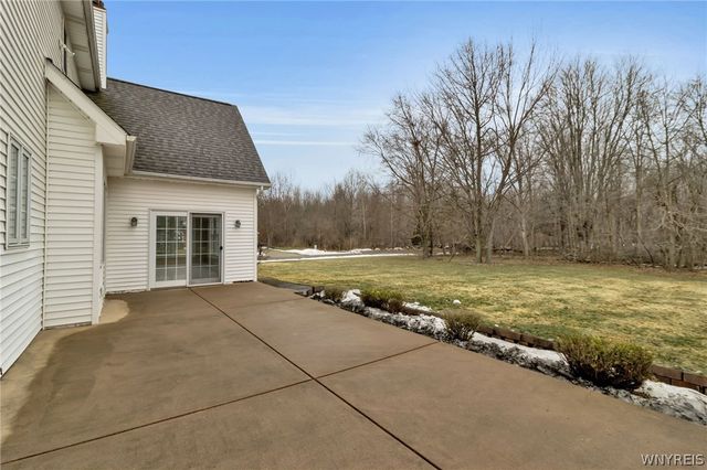 9 Hazelwood Lane, Grand Island, NY 14072