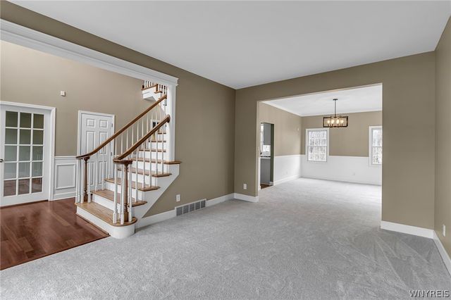 9 Hazelwood Lane, Grand Island, NY 14072