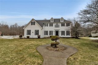 9 Hazelwood Lane, Grand Island, NY 14072