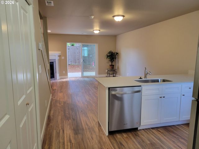 3776 PETER Ln, Salem, OR 97305