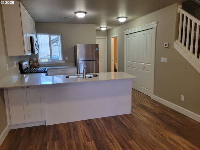 3776 PETER Ln, Salem, OR 97305