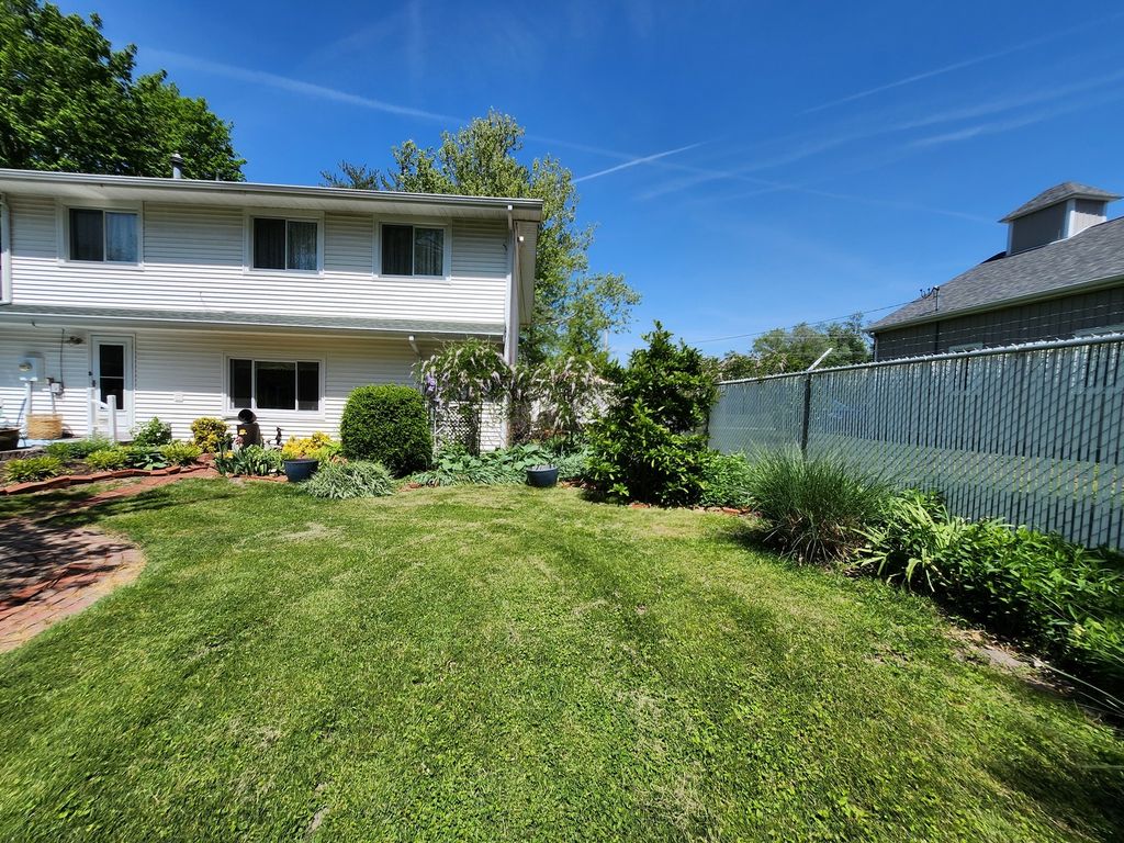 Image 105 of property listing at 766 Fairfield Road, Mt Vernon, IL 62864