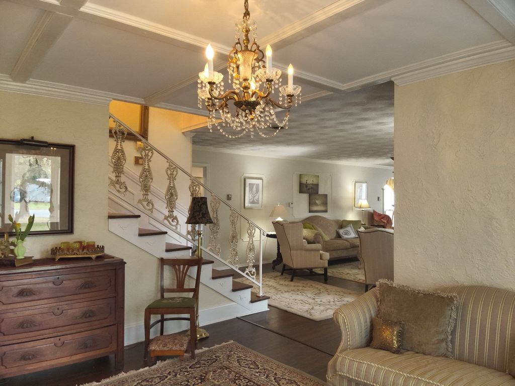 Image 12 of property listing at 766 Fairfield Road, Mt Vernon, IL 62864