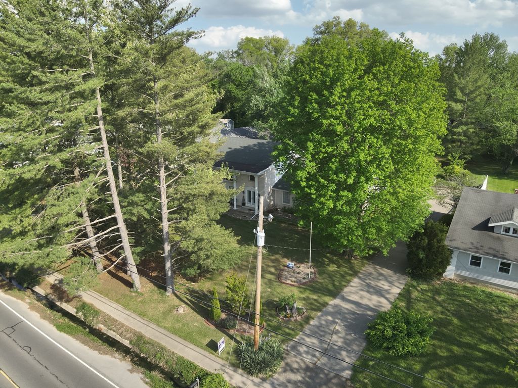 Image 118 of property listing at 766 Fairfield Road, Mt Vernon, IL 62864