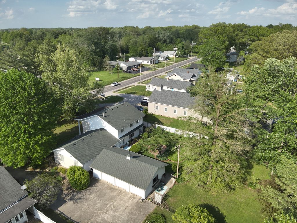 Image 119 of property listing at 766 Fairfield Road, Mt Vernon, IL 62864