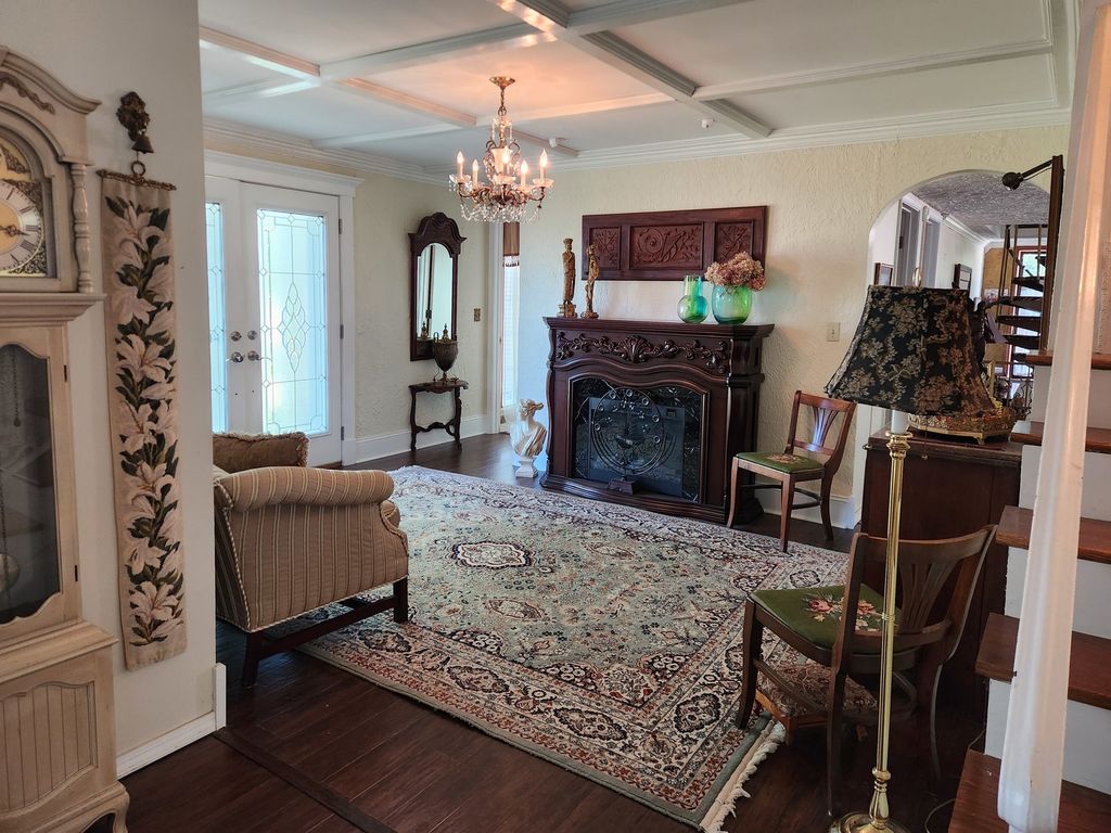 Image 13 of property listing at 766 Fairfield Road, Mt Vernon, IL 62864