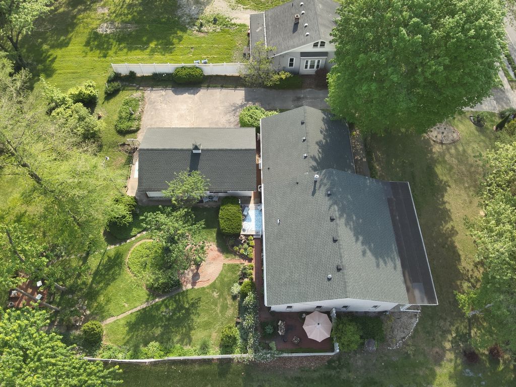 Image 121 of property listing at 766 Fairfield Road, Mt Vernon, IL 62864