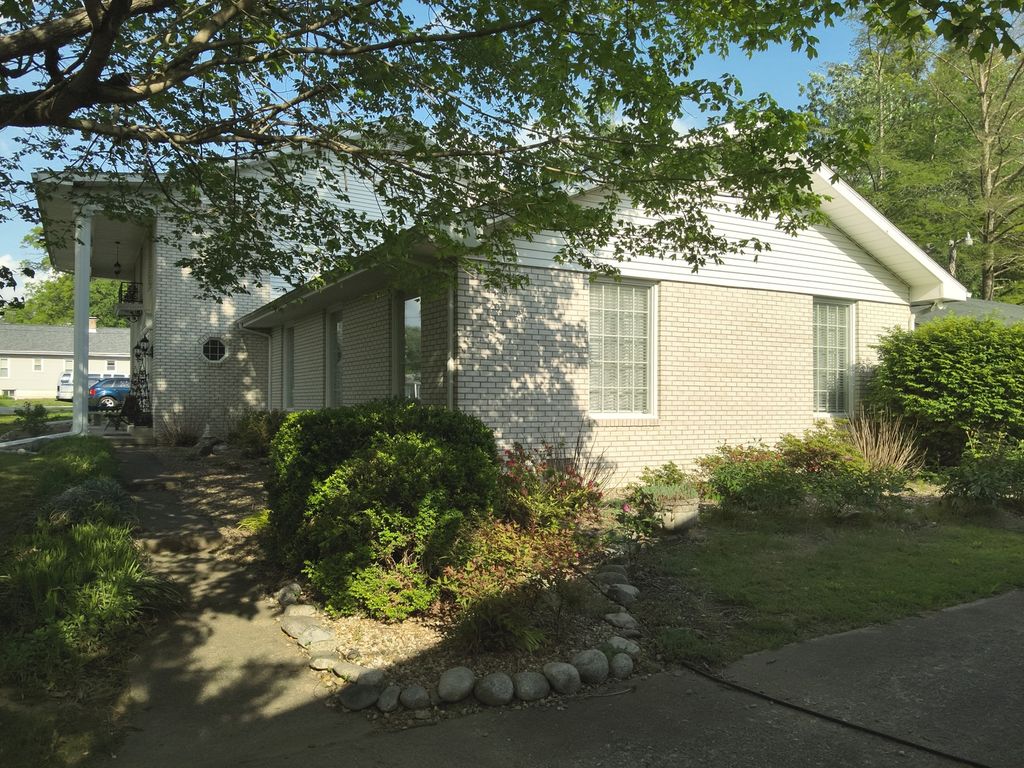 Image 126 of property listing at 766 Fairfield Road, Mt Vernon, IL 62864