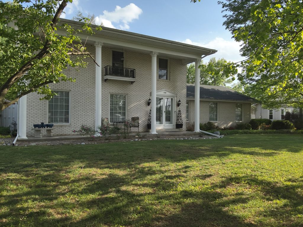 Image 127 of property listing at 766 Fairfield Road, Mt Vernon, IL 62864