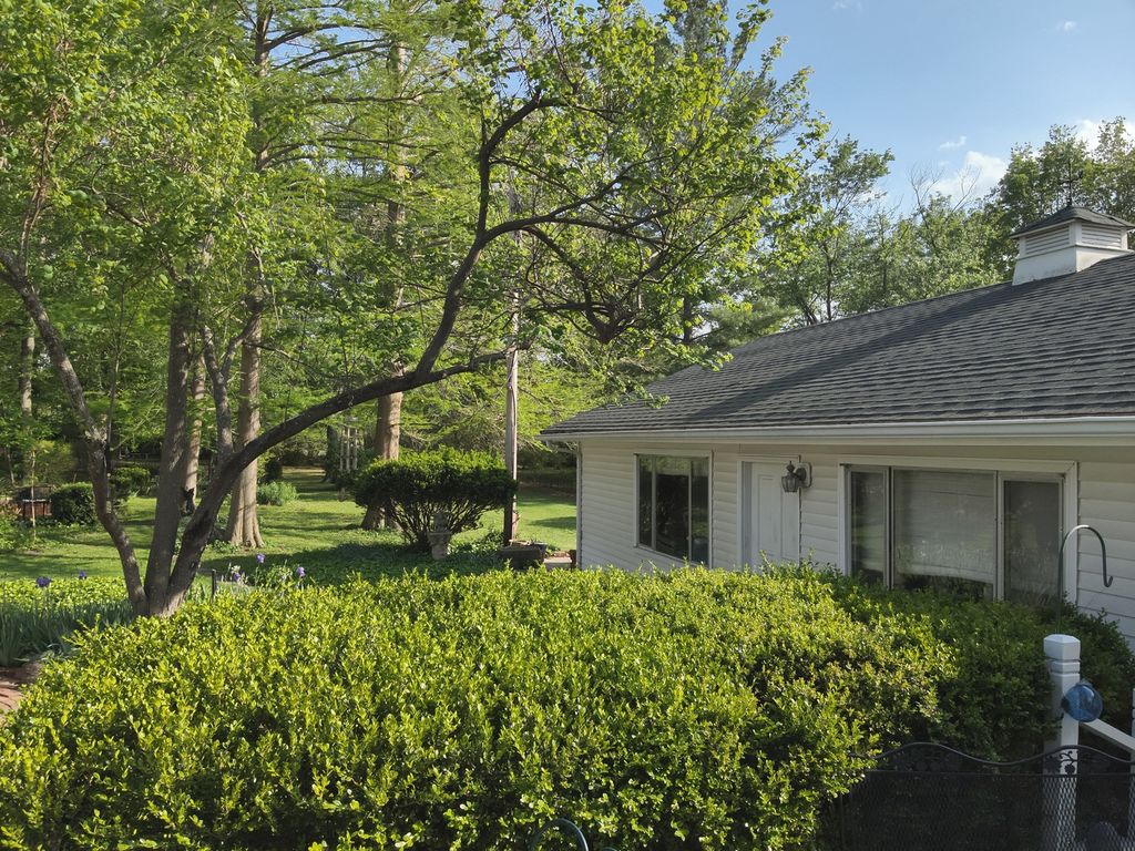 Image 128 of property listing at 766 Fairfield Road, Mt Vernon, IL 62864