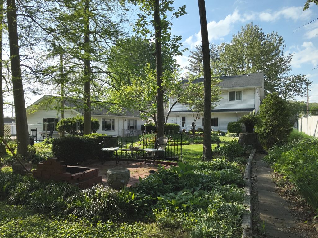 Image 132 of property listing at 766 Fairfield Road, Mt Vernon, IL 62864