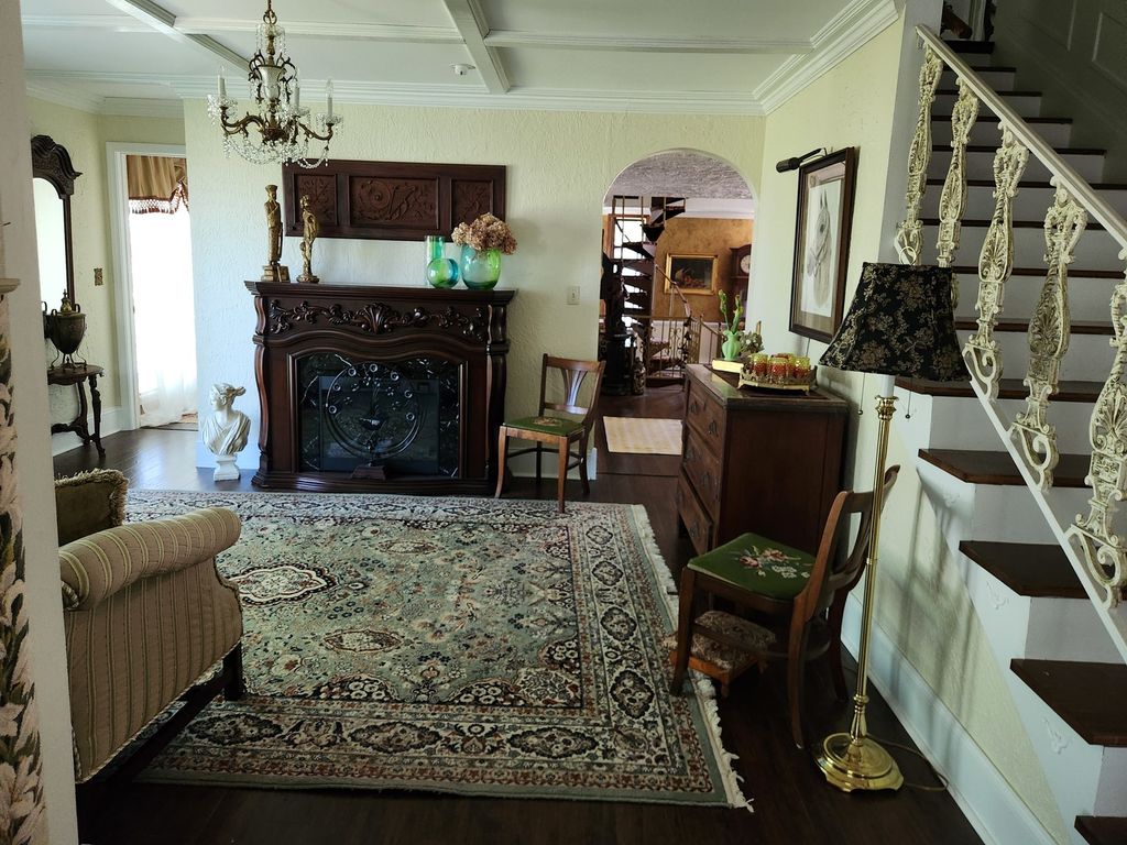 Image 15 of property listing at 766 Fairfield Road, Mt Vernon, IL 62864