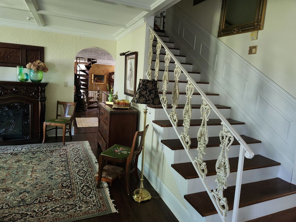 Image 16 of property listing at 766 Fairfield Road, Mt Vernon, IL 62864