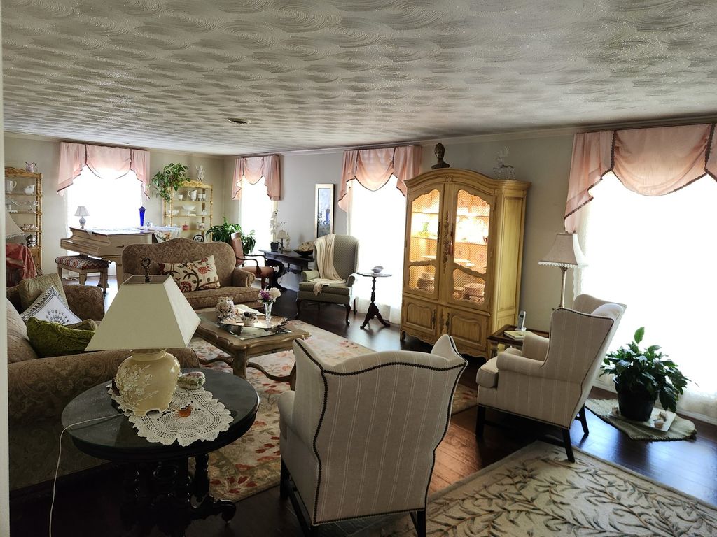 Image 19 of property listing at 766 Fairfield Road, Mt Vernon, IL 62864