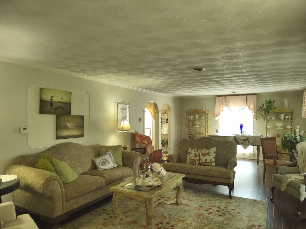 Image 20 of property listing at 766 Fairfield Road, Mt Vernon, IL 62864