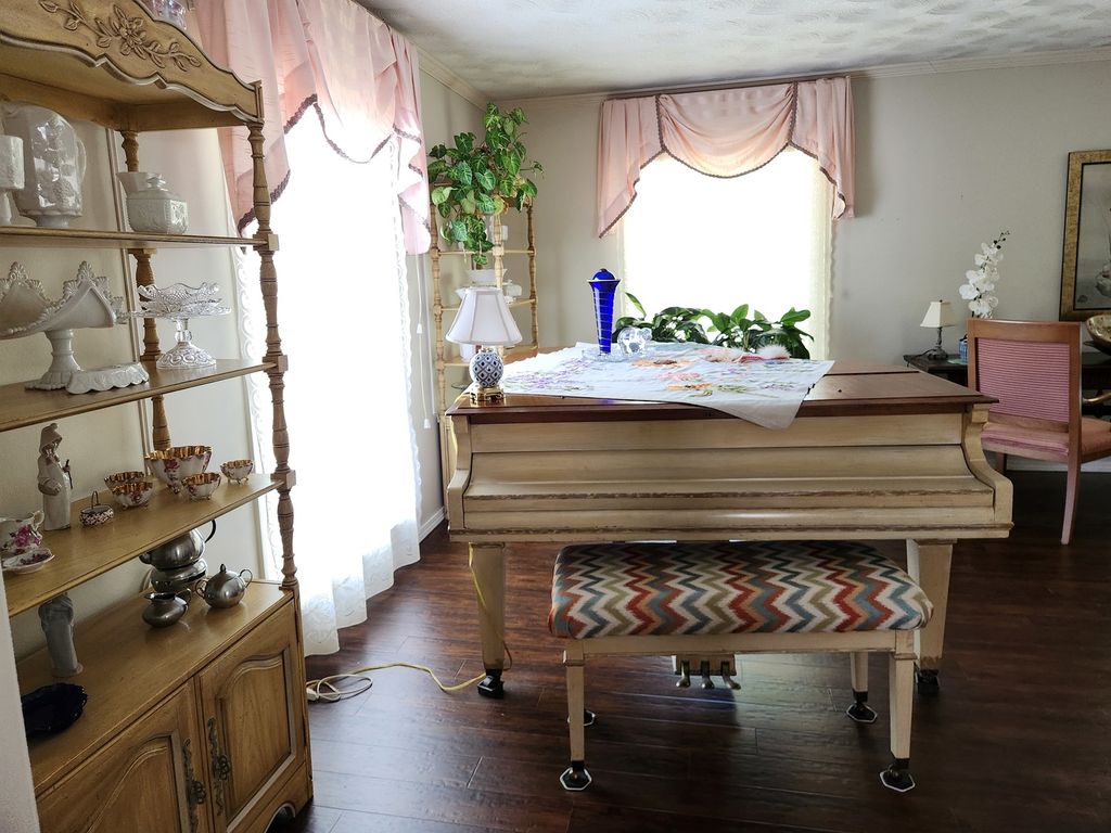 Image 21 of property listing at 766 Fairfield Road, Mt Vernon, IL 62864