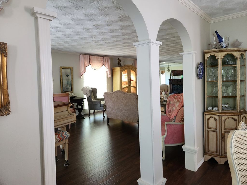 Image 23 of property listing at 766 Fairfield Road, Mt Vernon, IL 62864