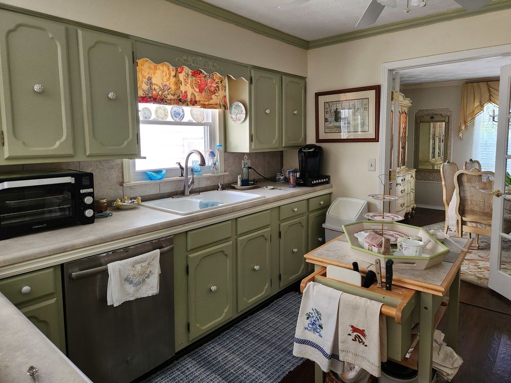 Image 29 of property listing at 766 Fairfield Road, Mt Vernon, IL 62864