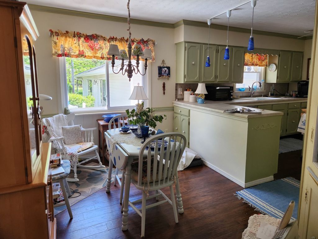 Image 33 of property listing at 766 Fairfield Road, Mt Vernon, IL 62864