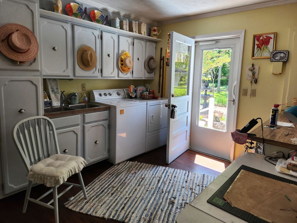 Image 35 of property listing at 766 Fairfield Road, Mt Vernon, IL 62864