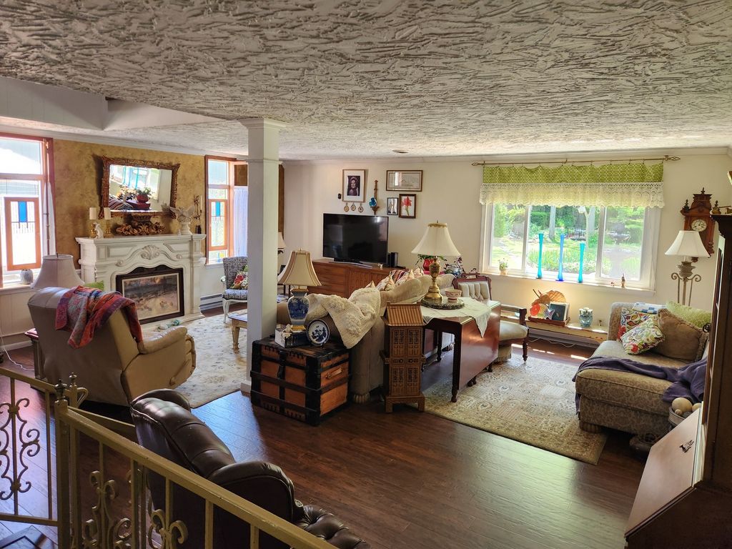 Image 41 of property listing at 766 Fairfield Road, Mt Vernon, IL 62864