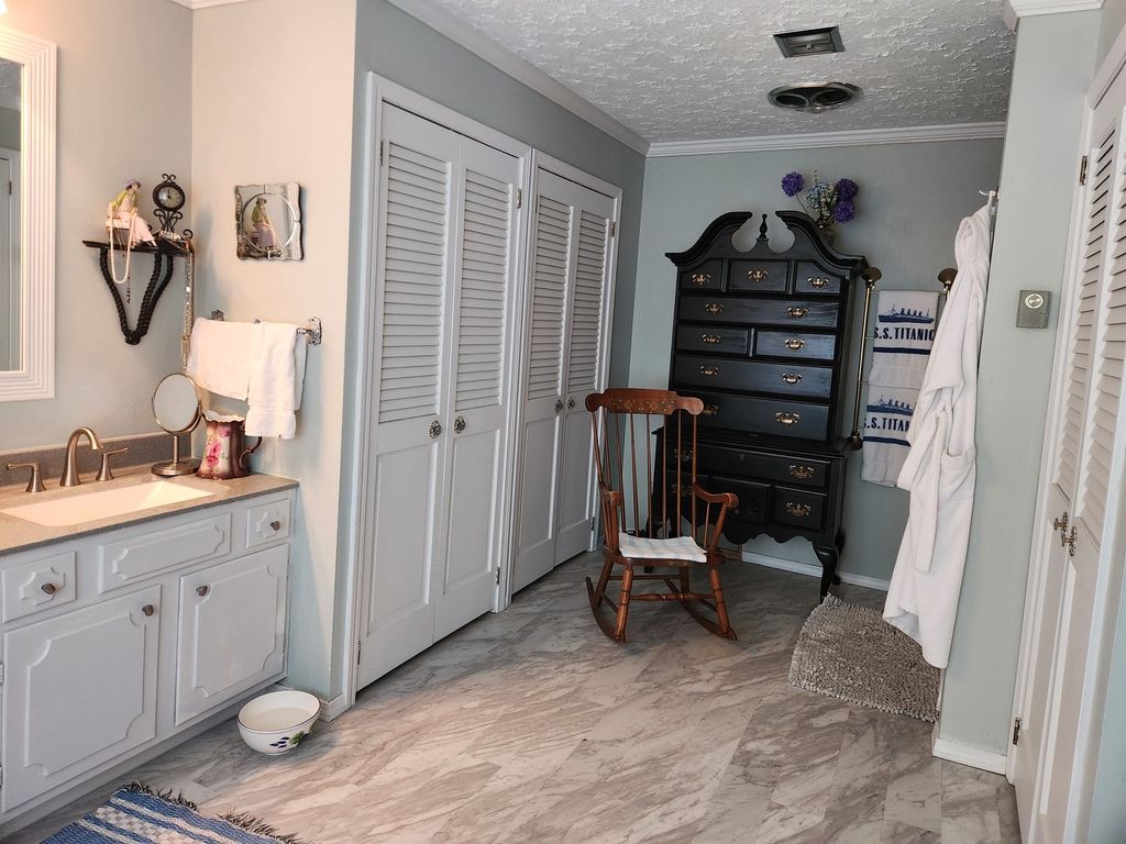 Image 50 of property listing at 766 Fairfield Road, Mt Vernon, IL 62864