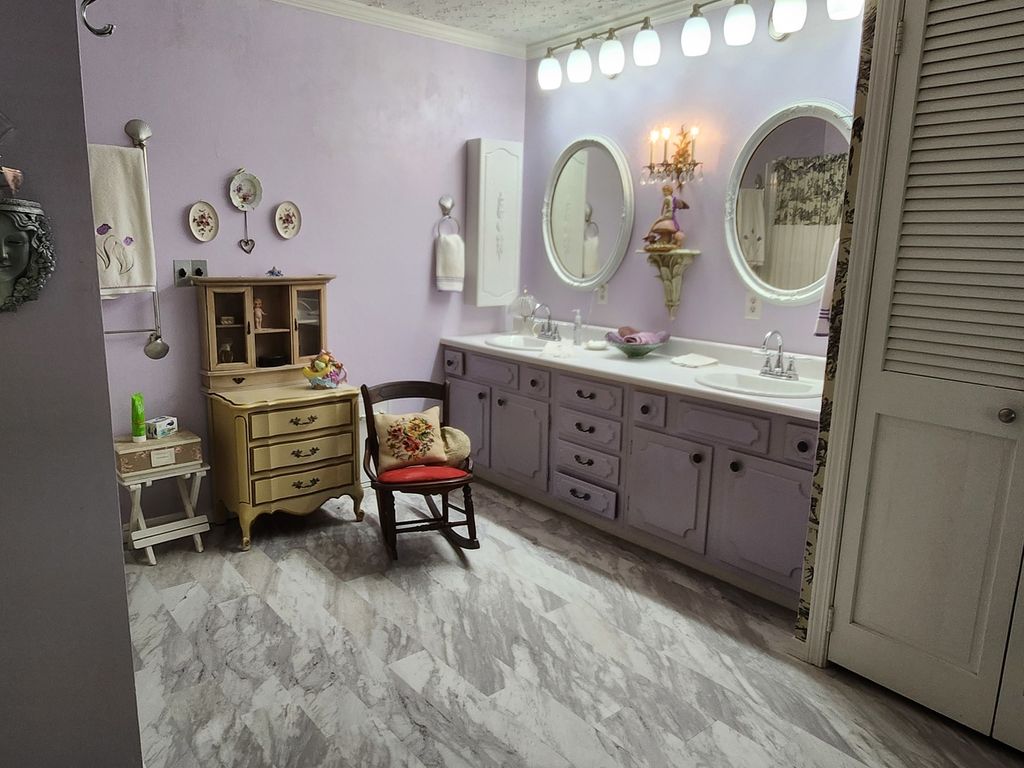 Image 62 of property listing at 766 Fairfield Road, Mt Vernon, IL 62864