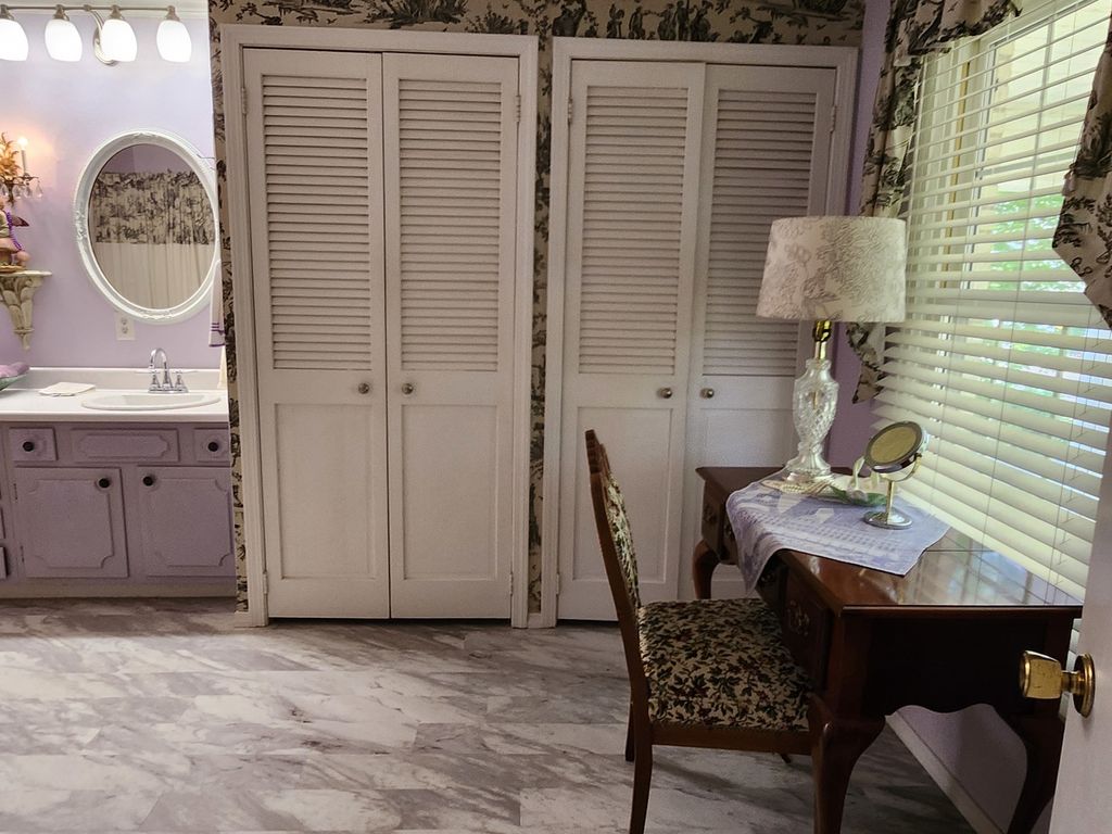 Image 63 of property listing at 766 Fairfield Road, Mt Vernon, IL 62864