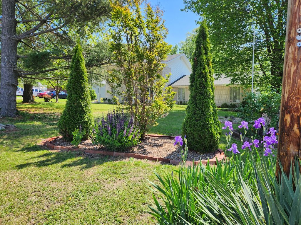 Image 71 of property listing at 766 Fairfield Road, Mt Vernon, IL 62864