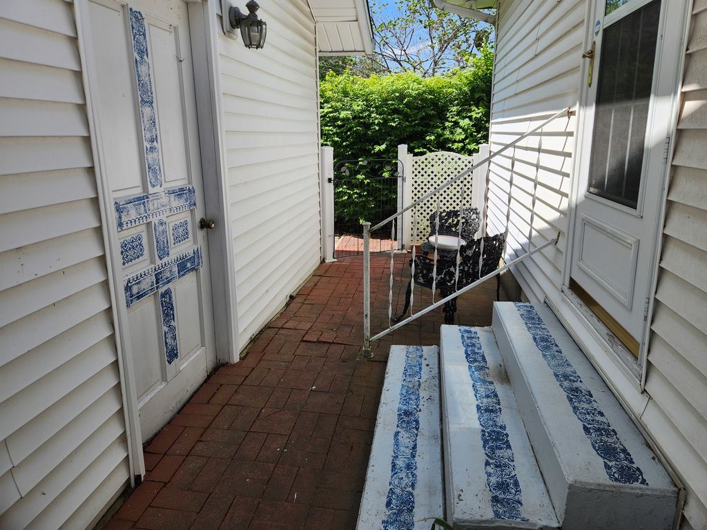 Image 80 of property listing at 766 Fairfield Road, Mt Vernon, IL 62864