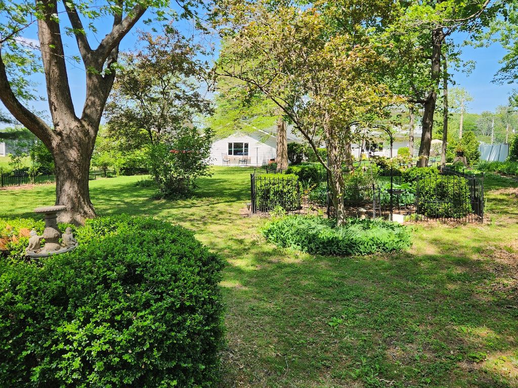 Image 90 of property listing at 766 Fairfield Road, Mt Vernon, IL 62864