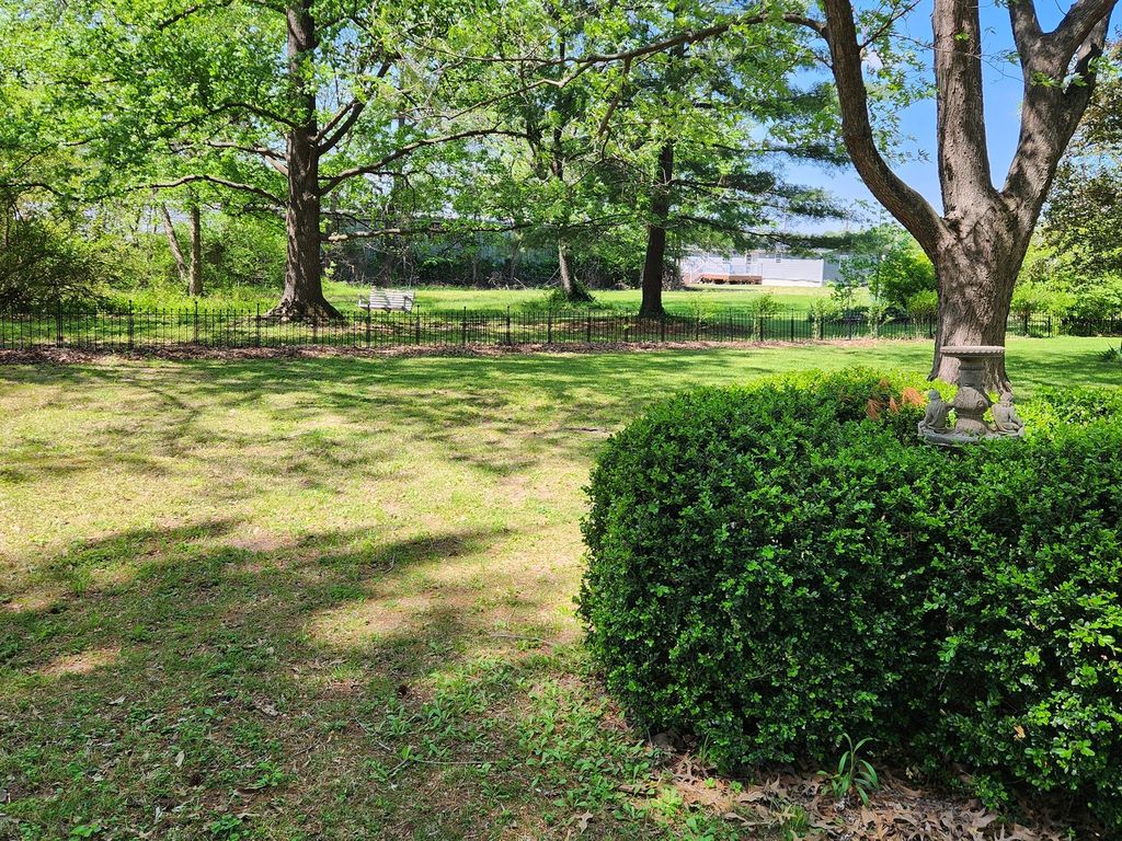 Image 91 of property listing at 766 Fairfield Road, Mt Vernon, IL 62864