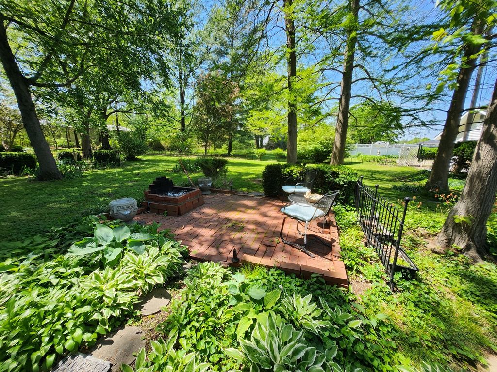 Image 100 of property listing at 766 Fairfield Road, Mt Vernon, IL 62864