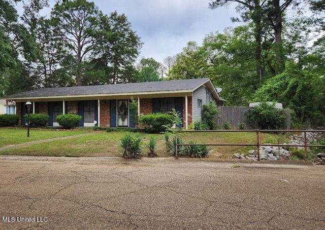 2520 Queensroad Avenue, Jackson, MS 39213